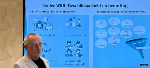 Paul 't Hart bij de presentatie van de Deskundige Overheid